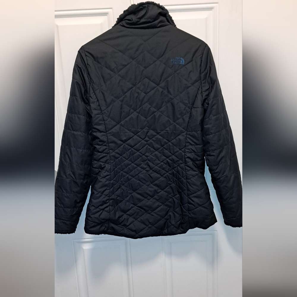Women's North Face reversible dark blue inner and outer jacket, fuzzy inside, MD - Picture 4 of 8